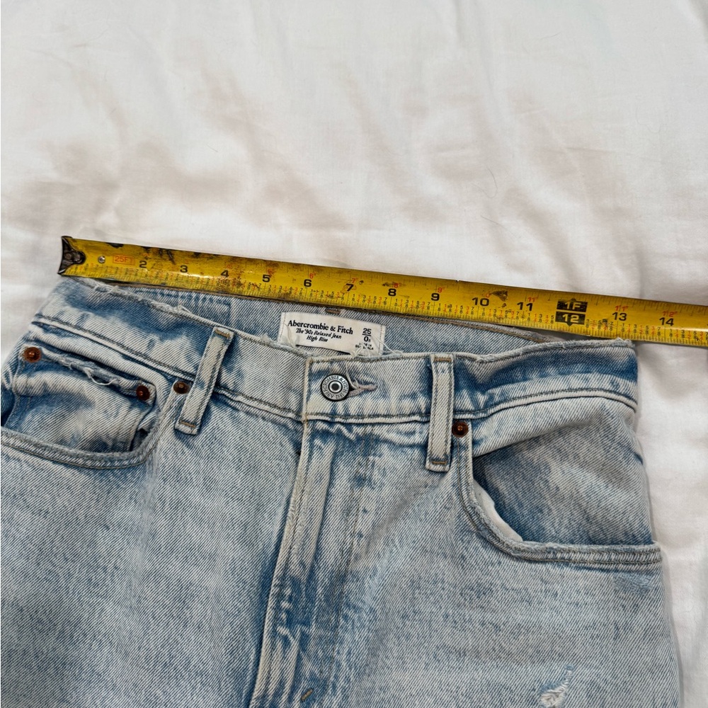 Size 25 / 0R The ‘90s Relaxed Jean High Rise Light Blue Distressed Women’s - Picture 7 of 9